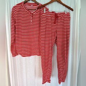 Old Navy fleece PJ set. Size M.